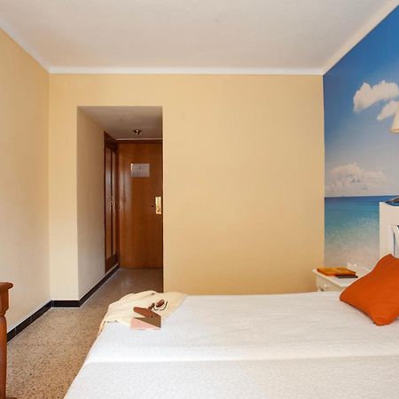 Bj Hostal Bona Vista S'Illot  Eksteriør bilde